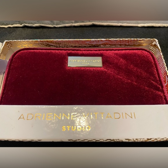 NWT Box Adrienne Vittadini Wallet/Wristlet Zip Around Burgundy Velvet - Picture 6 of 6